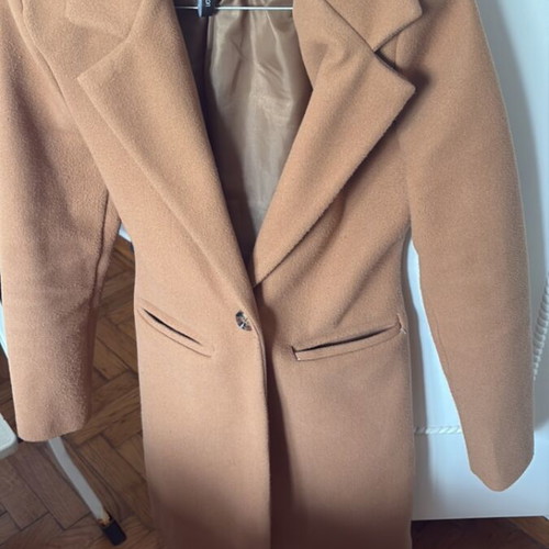 Camel women's small coat like new, fitted style