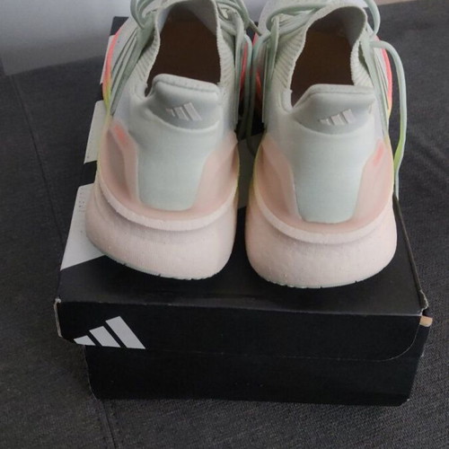 Adidas Ultraboost women's shoes size 38.5 new, white