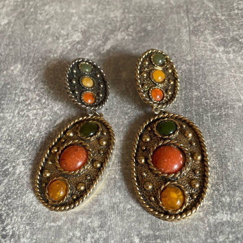 Dangling earrings like new with colorful designs and stones