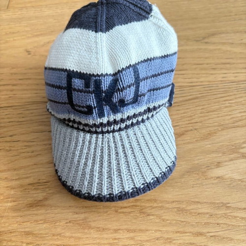 Calvin Klein knitted hat size 6 months like new