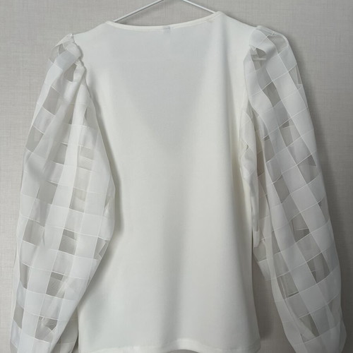 Imperial white blouse like new with wide sleeves and open neckline