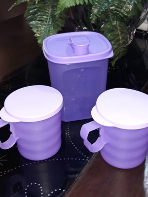Tupperware set with 1L jug and 2 cups new
