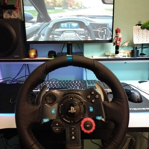 Logitech G29 Racing Wheel like new with shifter for PC PS4 PS5