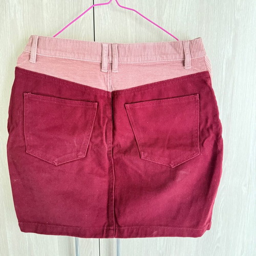 Mini skirt Pull & Bear like new, patchwork red and pink
