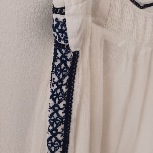 Short dress like new with blue details