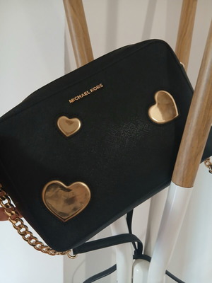 Michael Kors Jet Set Travel Crossbody bag like new, black saffiano leather
