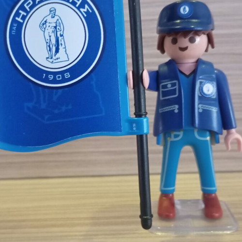 Playmobil fan of Iraklis figure like new with flag base