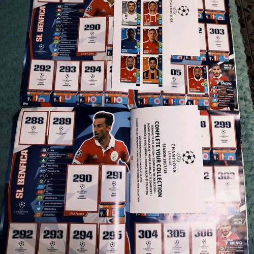 Football sticker albums like new, pack of 4