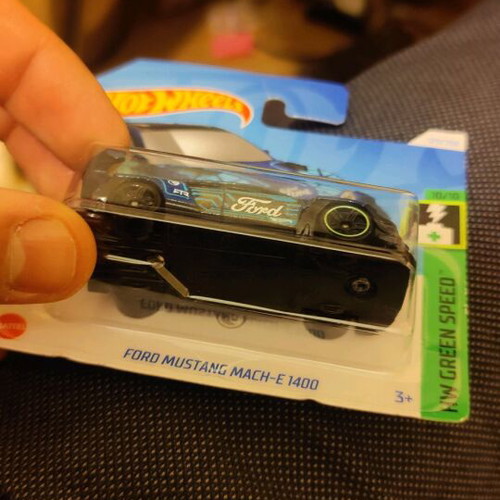 Hot Wheels Ford Mustang Mach-E 1400 Treasure Hunt like new