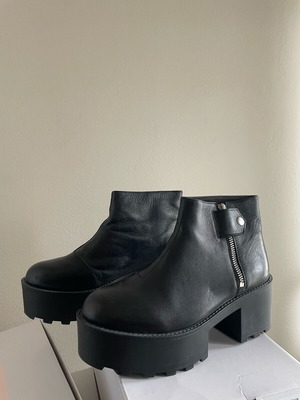 Cheap Monday leather boots like new, size 39, black