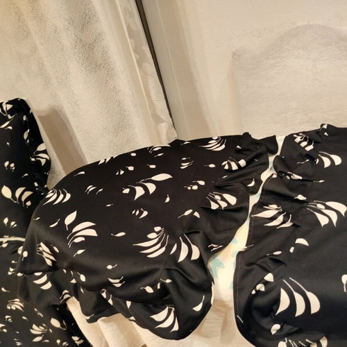 Large sofa pillowcases like new, pack of 4, wrinkle-free