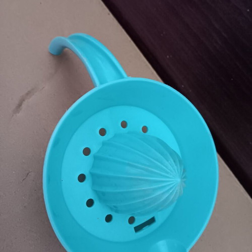 Citrus juicer used, in good condition