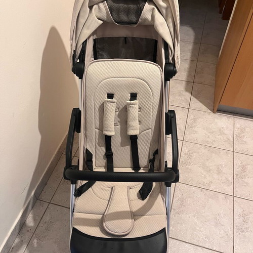 Eden Kikka Boo stroller like new with rain cover