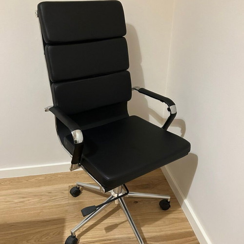 Tokyo Pakoworld Office Chairs Set of 3 Like New Black