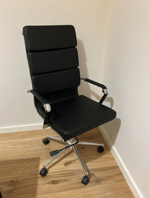 Tokyo Pakoworld Office Chairs Set of 3 Like New Black