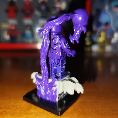 Agony Symbiote Marvel figure like new with base and effects missing left hand
