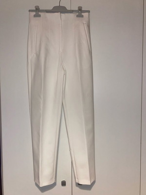 Zara fabric white pants like new, straight fit, size S