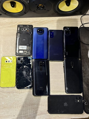 Phone lot of 9 used, various models with faults