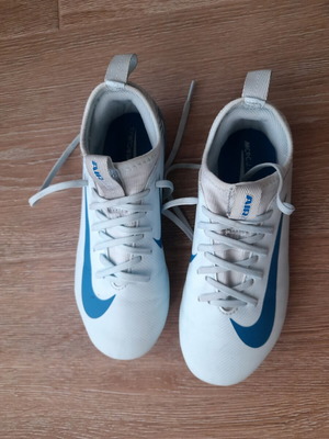 Nike football shoes size 32, blue
