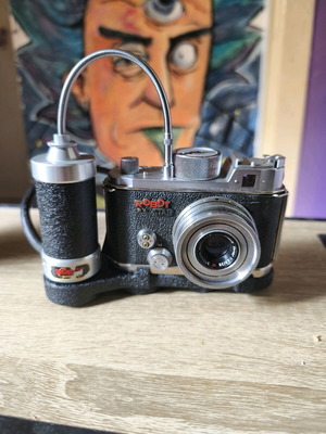Vintage Robot Star 35mm film camera used with Schneider-Kreuznach Xenar 1:2.8/38 lens
