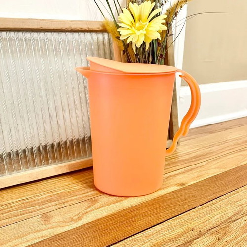 Tupperware Expression 2.1 lt pitcher