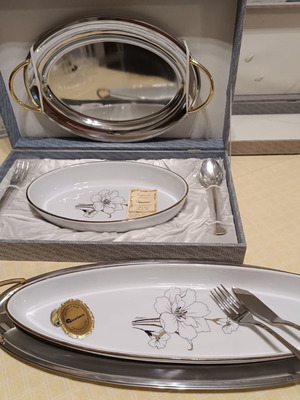 Giorinox serving platter set used, inox and porcelain