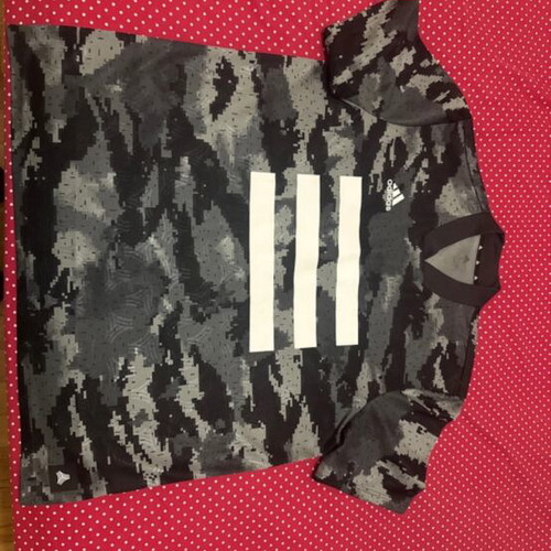 Μπλούζα Adidas large μαύρο γκρι σαν καινούργιο