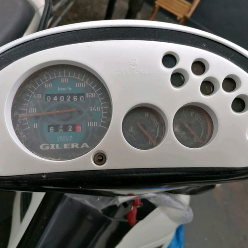 Gillera Runner 125 μεταχειρισμένο, με χαρτί διαγραφής, άσπρο πέρλα