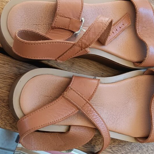 Tsuderos leather platform sandals size 38, beige brown
