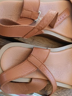 Tsuderos leather platform sandals size 38, beige brown