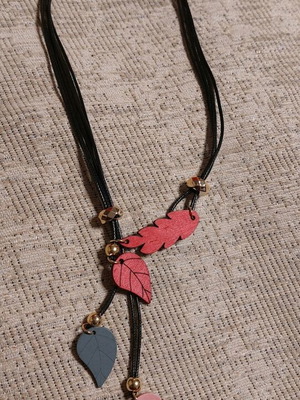 Leaf necklace new