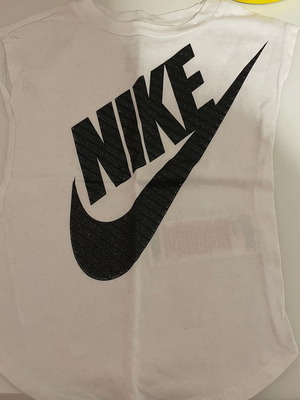 Μπλούζα Nike παιδική μεταχειρισμένη νούμερο 3-4 άσπρη