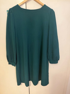 Dress cypress color in relaxed fit, like new, one size