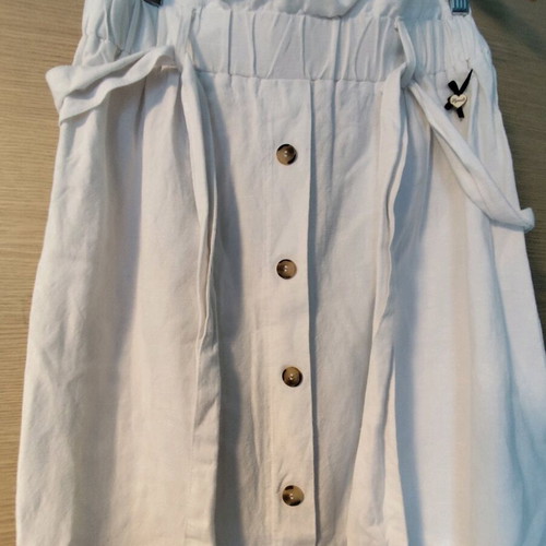 Lynne white skirt size 40 like new