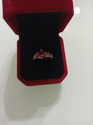 Women's ring No 7 USA new, silver and red