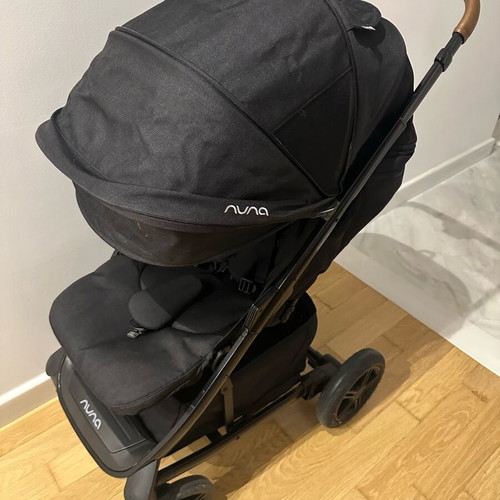 Nuna stroller like new, premium quality, easy folding