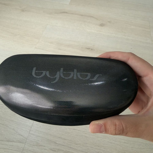 Oversized women's sunglasses like new, black lenses, lightweight frame