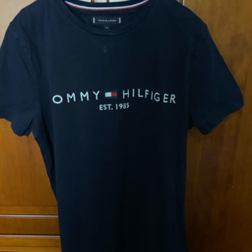 Tommy Hilfiger shirt size M like new