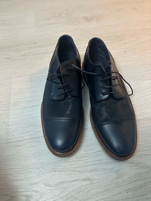 La Pelle casual groom shoes size 40 like new dark blue with textured finish