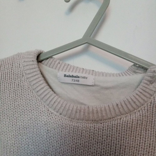 White sweater with bear 73 cm 6-9 months used, very warm
