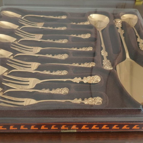 Amefa dessert set 15 pieces new, gold color
