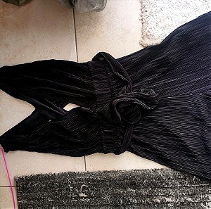 Ολόσωμη μαύρη φόρμα