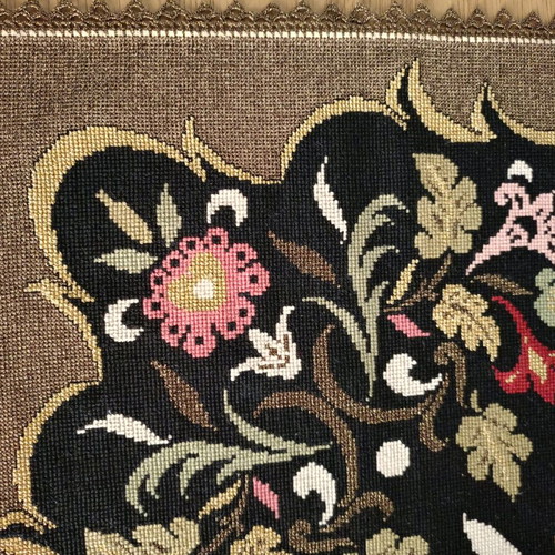 Hand Embroideries like new, 450 pieces of squares and runners
