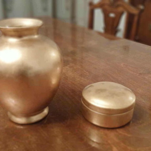 Small vintage decorative vase with box like new