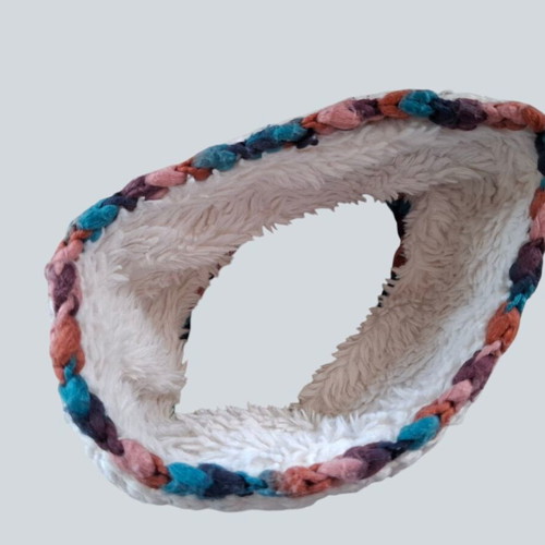 Fatface knitted neck warmer like new, cream with colorful details