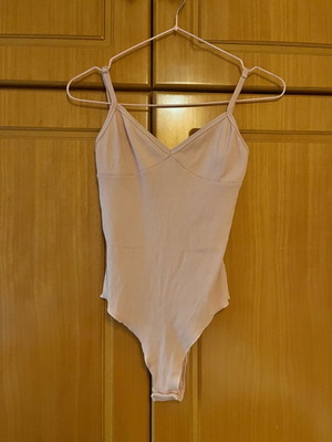Rib Karavan bodysuit S/M like new, beige pink