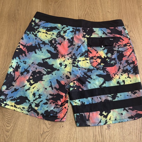 Hurley swim shorts size 32 like new, multicolor