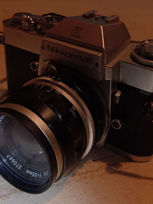 Nikon Nikkormat EL 35mm Film Camera with Nikkor-S 35mm f/2.8 Lens like new