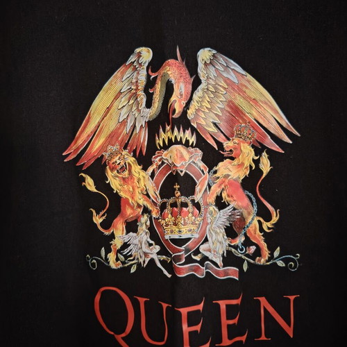 T shirt Queen black size L like new