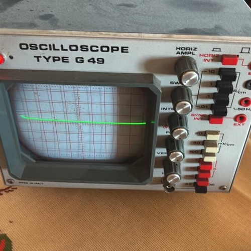 Αναλογικός CRT παλμογράφος Type G49 μεταχειρισμένος, κατασκευασμένος στην Ιταλία